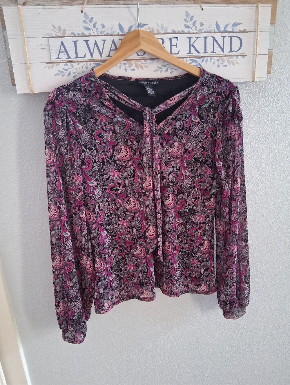 5/$13 Floral Tie-Neck Top